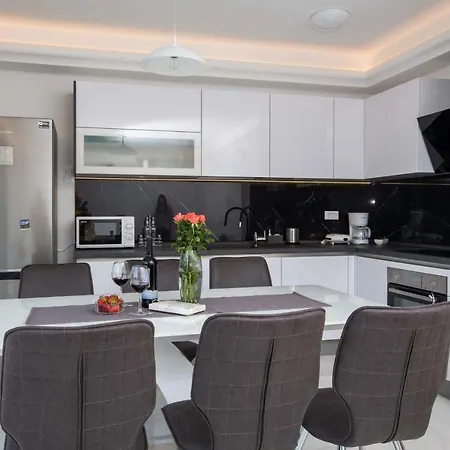 The First Fantasy 아파트 *