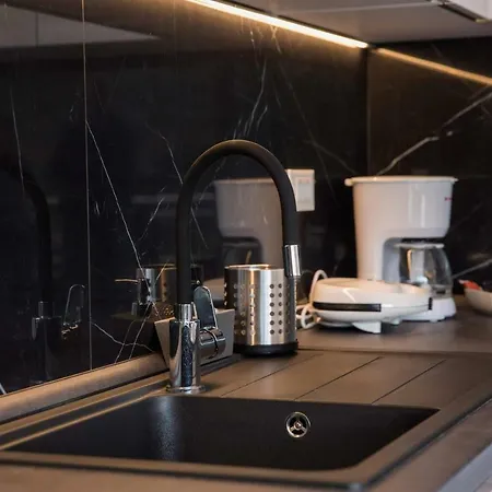 公寓 The First Fantasy