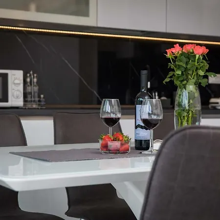 The First Fantasy 公寓 *